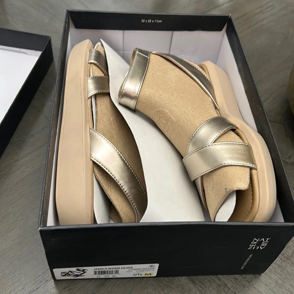 NATURALIZER Jamila Flat Sandals Women's Shoes In Warm Silver Metallic Faux Leath_2